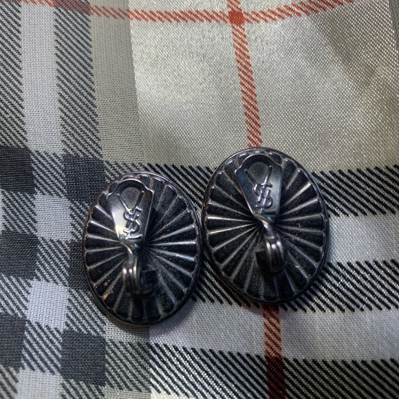 1940’s Vintage yves saint Laurent pink enamel oval earrings - Picture 6 of 6